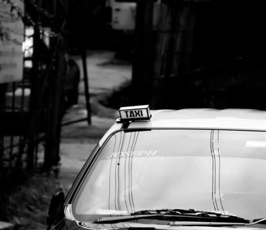 Jak rozpoznać legalne taxi w Warszawie?